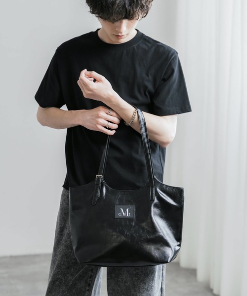 MUCENT(ムセント)の「MUCENT ムセント ARMAND FRONT BUCKLE LEATHER SHOULDER BAG UNISEX PUレザーバッグ(トートバッグ・メンズ・ブラック/ブラウン・FREE)」の3枚目の写真