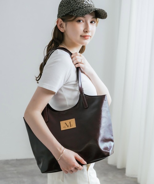 MUCENT(ムセント)の「MUCENT ムセント ARMAND FRONT BUCKLE LEATHER SHOULDER BAG UNISEX PUレザーバッグ(トートバッグ・メンズ・ブラック/ブラウン・FREE)」の15枚目の写真