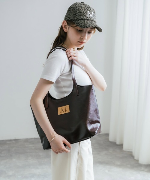 MUCENT(ムセント)の「MUCENT ムセント ARMAND FRONT BUCKLE LEATHER SHOULDER BAG UNISEX PUレザーバッグ(トートバッグ・メンズ・ブラック/ブラウン・FREE)」の16枚目の写真