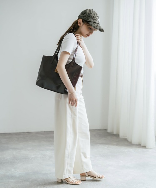 MUCENT(ムセント)の「MUCENT ムセント ARMAND FRONT BUCKLE LEATHER SHOULDER BAG UNISEX PUレザーバッグ(トートバッグ・メンズ・ブラック/ブラウン・FREE)」の17枚目の写真