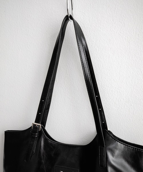 MUCENT(ムセント)の「MUCENT ムセント ARMAND FRONT BUCKLE LEATHER SHOULDER BAG UNISEX PUレザーバッグ(トートバッグ・メンズ・ブラック/ブラウン・FREE)」の22枚目の写真