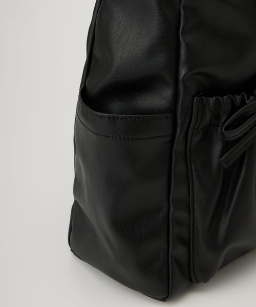 INGNI(イング)の「ポケット付ギャザーショルダーバッグ(ハンドバッグ・レディース・ブラック/オフホワイト・ONE SIZE)」の13枚目の写真