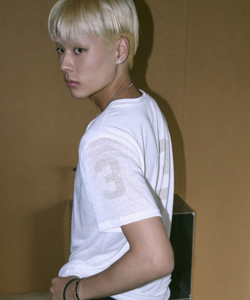 UNTITLED SEOUL(アンタイトル ソウル)の「アンタイトルナンバリングレイヤードヘンリーネッククロップ半袖ホワイト(Tシャツ/カットソー・レディース・その他・SMALL/MEDIUM)」の2枚目の写真