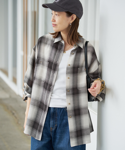 SLOBE IENA(スローブイエナ)の「《WEB限定カラーあり/追加》ビエラチェックルーズシャツ(シャツ/ブラウス・レディース・ブラック/ネイビー/ブラウン・FREE)」の10枚目の写真