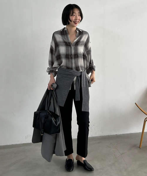SLOBE IENA(スローブイエナ)の「《WEB限定カラーあり/追加》ビエラチェックルーズシャツ(シャツ/ブラウス・レディース・ブラック/ネイビー/ブラウン・FREE)」の15枚目の写真