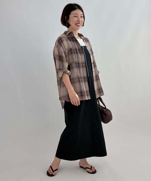 SLOBE IENA(スローブイエナ)の「《WEB限定カラーあり/追加》ビエラチェックルーズシャツ(シャツ/ブラウス・レディース・ブラック/ネイビー/ブラウン・FREE)」の10枚目の写真