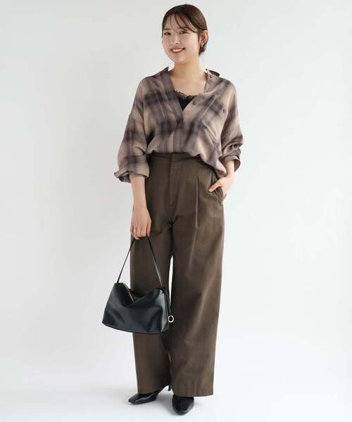 SLOBE IENA(スローブイエナ)の「《WEB限定カラーあり/追加》ビエラチェックルーズシャツ(シャツ/ブラウス・レディース・ブラック/ネイビー/ブラウン・FREE)」の15枚目の写真