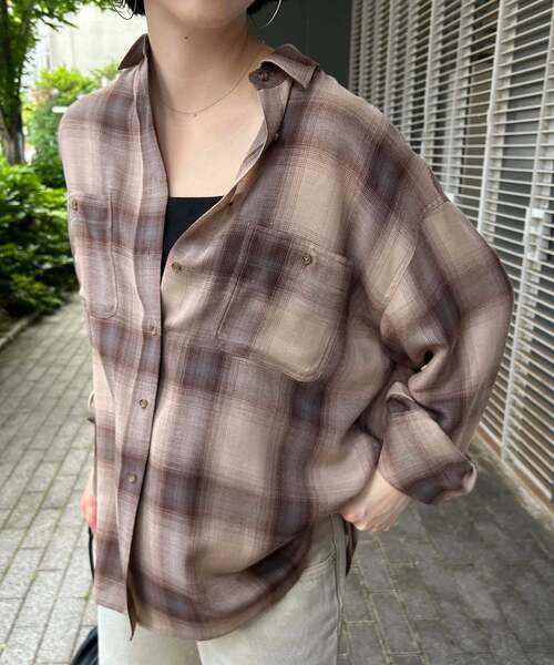 SLOBE IENA(スローブイエナ)の「《WEB限定カラーあり/追加》ビエラチェックルーズシャツ(シャツ/ブラウス・レディース・ブラック/ネイビー/ブラウン・FREE)」の17枚目の写真