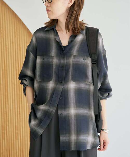 SLOBE IENA(スローブイエナ)の「《WEB限定カラーあり/追加》ビエラチェックルーズシャツ(シャツ/ブラウス・レディース・ブラック/ネイビー/ブラウン・FREE)」の19枚目の写真