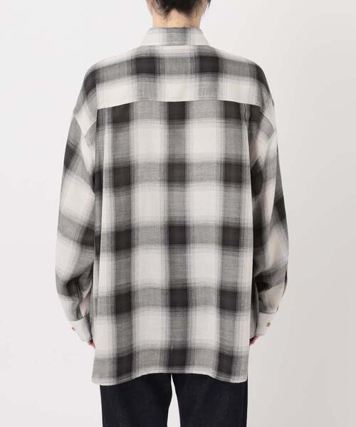 SLOBE IENA(スローブイエナ)の「《WEB限定カラーあり/追加》ビエラチェックルーズシャツ(シャツ/ブラウス・レディース・ブラック/ネイビー/ブラウン・FREE)」の16枚目の写真