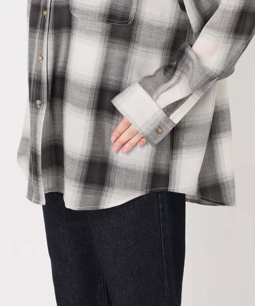 SLOBE IENA(スローブイエナ)の「《WEB限定カラーあり/追加》ビエラチェックルーズシャツ(シャツ/ブラウス・レディース・ブラック/ネイビー/ブラウン・FREE)」の19枚目の写真