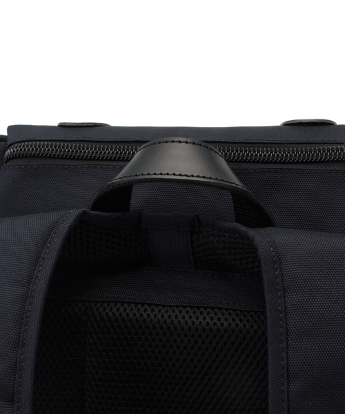 MAKAVELIC（マキャベリック）の「【MAKAVELIC】TRUCKS DOUBLE BELT DAYPACK（バックパック/リュック・メンズ・ホワイト/ネイビー・ﾌﾘ-）」の6枚目の写真