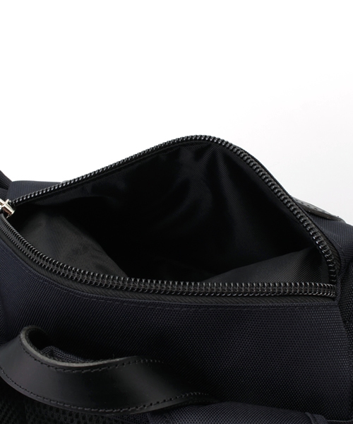 MAKAVELIC（マキャベリック）の「【MAKAVELIC】TRUCKS DOUBLE BELT DAYPACK（バックパック/リュック・メンズ・ホワイト/ネイビー・ﾌﾘ-）」の7枚目の写真