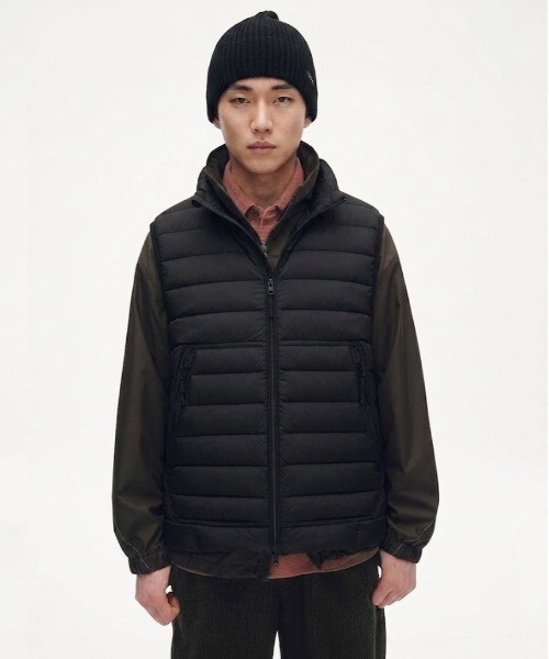 MODE COMMUTER(モードコミューター)の「LIGHT DOWN VEST(ダウンベスト・メンズ・ブラック/ベージュ・MEDIUM/LARGE)」の1枚目の写真
