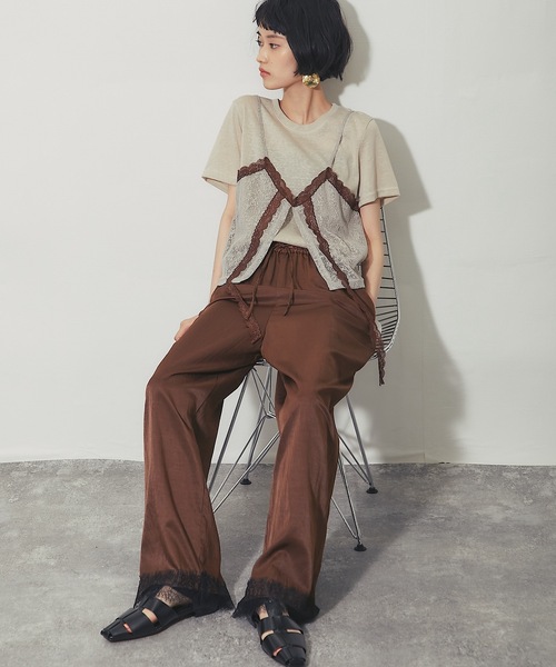ANOTHER S(アナザーエス)の「レースビスチェレイヤードスラブシアーTシャツ(Tシャツ/カットソー・レディース・グレイッシュベージュ/オフホワイト/カーキ・FREE)」の5枚目の写真