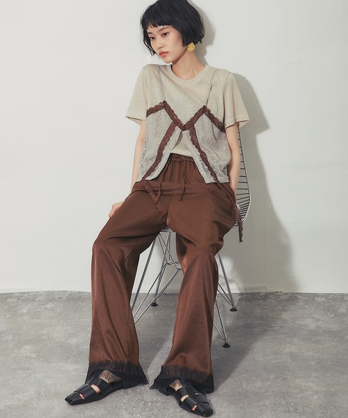 ANOTHER S(アナザーエス)の「レースビスチェレイヤードスラブシアーTシャツ(Tシャツ/カットソー・レディース・グレイッシュベージュ/オフホワイト/カーキ・FREE)」の18枚目の写真