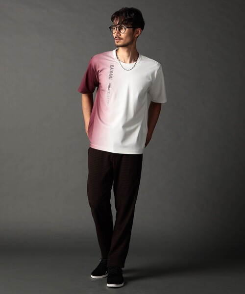 NICOLE CLUB FOR MEN(ニコルクラブフォーメン)の「ストレッチポンチ 縦ロゴグラデーションTシャツ(Tシャツ/カットソー・メンズ・ボルドー/ブルー/グレー・XL/M/L)」の4枚目の写真