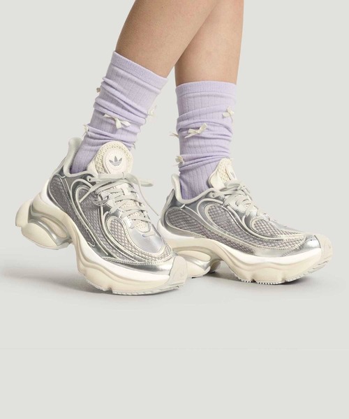 adidas(アディダス)の「オズヴィーナス / OZVENUZ W / アディダスオリジナルス adidas Originals / 厚底スニーカー(スニーカー・レディース・シルバー系その他・24.0cm/23.5cm/24.5cm/23.0cm/22.0cm/22.5cm/28.0cm/25.0cm/26.0cm/25.5cm/27.5cm/26.5cm/27.0cm)」の5枚目の写真