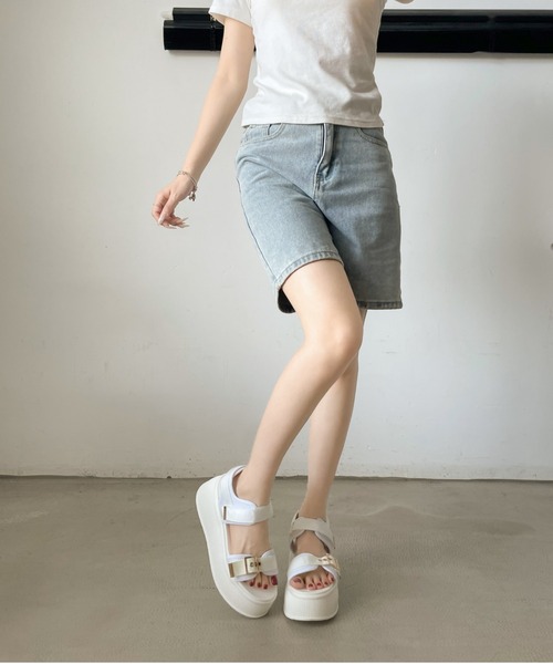 Shoes in Closet(シューズインクローゼット)の「+7.0cm 厚底 バックル プラットフォーム サンダル 5912(サンダル・レディース・ブラック/ホワイト/ベージュ・S/M/L)」の8枚目の写真