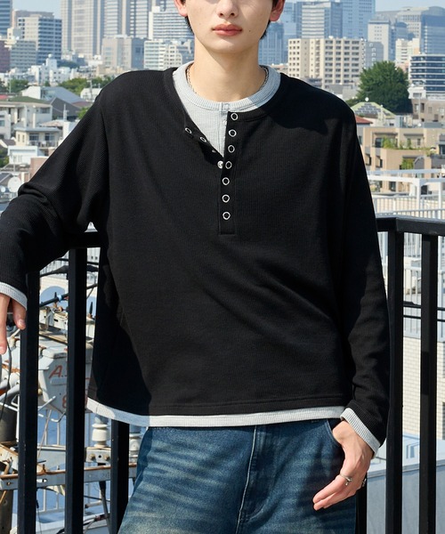 SERACE(セラス)の「【SERACE】Layered style henley neck long sleeve T-shirt / レイヤードスタイルヘンリーネックロンT(Tシャツ/カットソー・メンズ・ダークグレー/ブラック×グレー/グレー×ホワイト・S/L/M)」の6枚目の写真