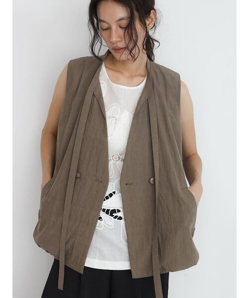 FIKA.(フィーカ)の「Long strap balloon vest(シャツ/ブラウス・レディース・ブラウン/グレー/ブラック・FREE)」の3枚目の写真