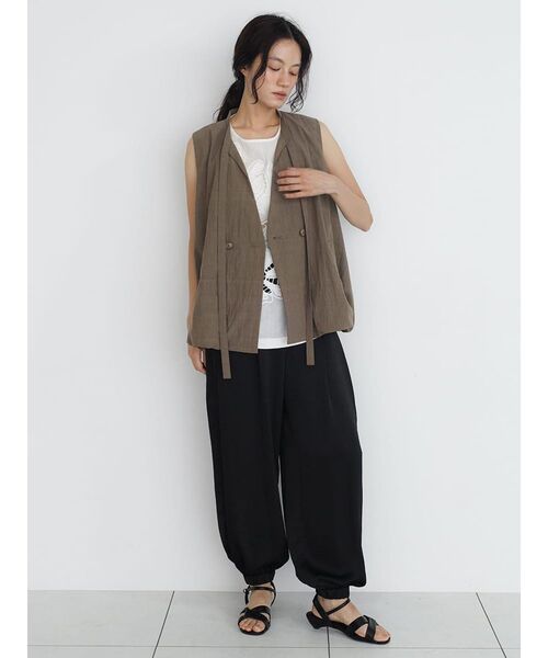 FIKA.(フィーカ)の「Long strap balloon vest(シャツ/ブラウス・レディース・ブラウン/グレー/ブラック・FREE)」の10枚目の写真