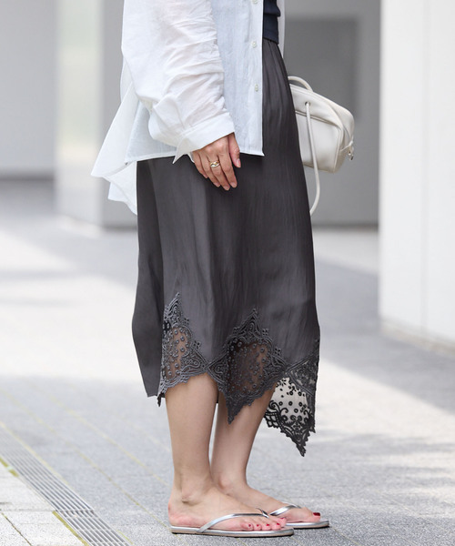 IENA（イエナ）の「バンダナレーススカート（スカート・レディース・チャコールグレー・36/38）」の5枚目の写真