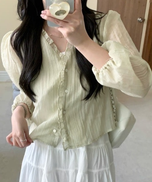 AMAJI(アマジ)の「フリル長袖シャツ(シャツ/ブラウス・レディース・ライトグリーン/ベージュ・FREE)」の1枚目の写真