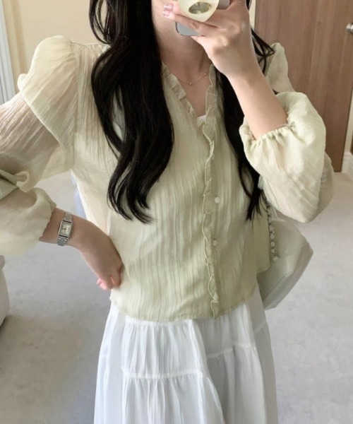 AMAJI(アマジ)の「フリル長袖シャツ(シャツ/ブラウス・レディース・ライトグリーン/ベージュ・FREE)」の4枚目の写真