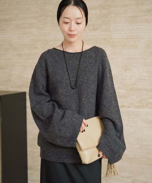 plage(プラージュ)の「《追加》Baby Alpaca ラグラン プルオーバー(ニット/セーター・レディース・チャコールグレー/サックスブルー/ホワイト/ナチュラル・FREE)」の8枚目の写真