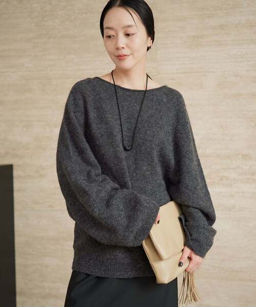 plage(プラージュ)の「《追加》Baby Alpaca ラグラン プルオーバー(ニット/セーター・レディース・チャコールグレー/サックスブルー/ホワイト/ナチュラル・FREE)」の9枚目の写真