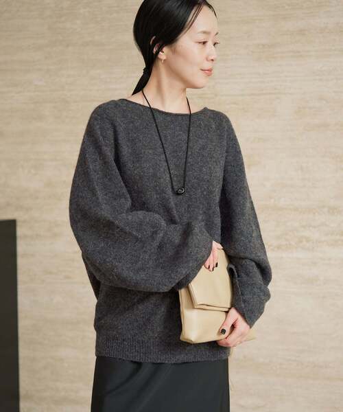 plage(プラージュ)の「《追加》Baby Alpaca ラグラン プルオーバー(ニット/セーター・レディース・チャコールグレー/サックスブルー/ホワイト/ナチュラル・FREE)」の10枚目の写真