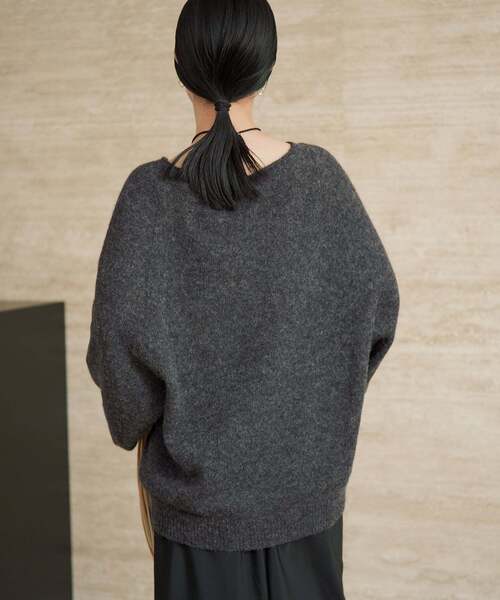plage(プラージュ)の「《追加》Baby Alpaca ラグラン プルオーバー(ニット/セーター・レディース・チャコールグレー/サックスブルー/ホワイト/ナチュラル・FREE)」の12枚目の写真
