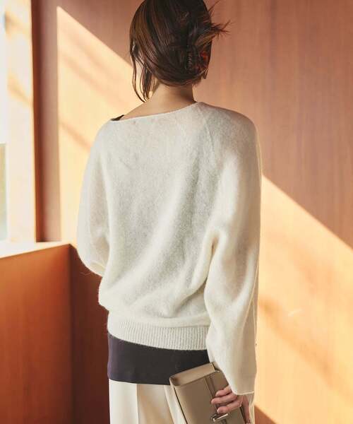 plage(プラージュ)の「《追加》Baby Alpaca ラグラン プルオーバー(ニット/セーター・レディース・チャコールグレー/サックスブルー/ホワイト/ナチュラル・FREE)」の10枚目の写真