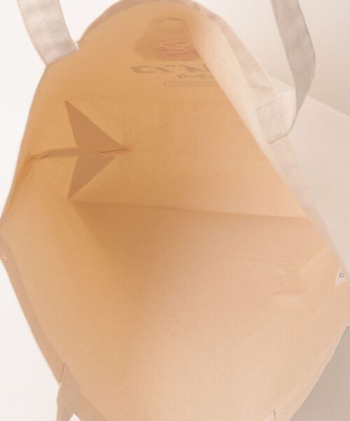 Moftique(モフティック)の「Moftique(モフティック) トートバッグ キャンバス マチ有 ウロコインコ パイナップル 鳥 ペット アニマル プリント MLサイズ ユニセックス(トートバッグ・レディース・ナチュラル・FREE)」の5枚目の写真