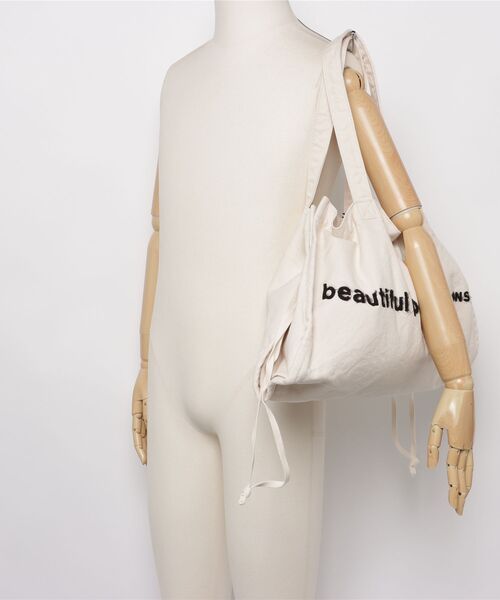 beautiful people（ビューティフルピープル）の「brushed logo mini leisure bag 1636611947（トートバッグ・レディース・オフホワイト/ブラック・FREE）」の4枚目の写真