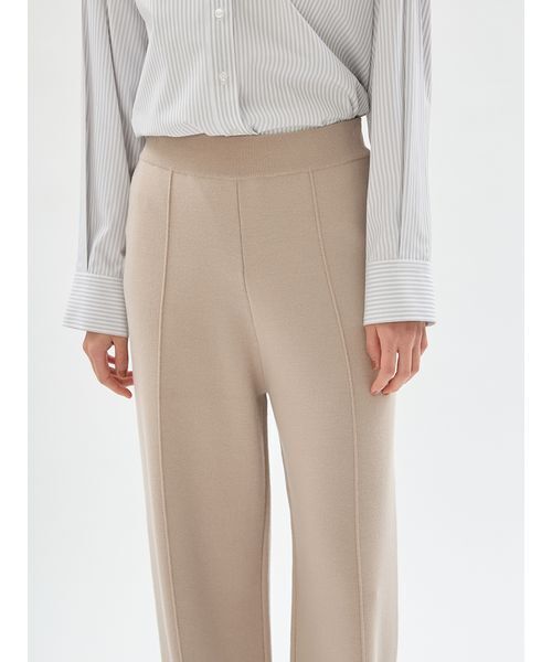 emmi(エミ)の「ウールミックスニットパンツ【セットアップ対応】(その他パンツ・レディース・チャコールグレー/ベージュ・F)」の7枚目の写真