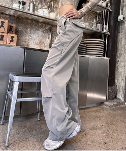 WEGO（ウィゴー）の「[26AW最新]Y2Kテックパラシュートストレートパンツ（その他パンツ・レディース・グレー/ブラック・MEDIUM/LARGE）」の19枚目の写真