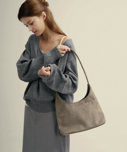 TRM（スリーマインズ）の「TRM スエード スリム hoboバッグ T83P（ショルダーバッグ・レディース・ブラック/ブラウン/キャメル/ダークベージュ・FREE）」の9枚目の写真