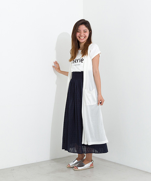 NATURAL BEAUTY BASIC（ナチュラルビューティーベーシック）の「かすれロゴ×ラインストーンＴシャツ（Tシャツ/カットソー・レディース・ブラック/ホワイト系その他/ベージュ系その他・MEDIUM）」の15枚目の写真