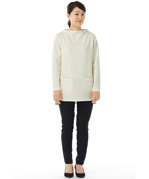 IEDIT（イディット）の「ＩＥＤＩＴレーベルコレクション　着映え鮮度を上げる　エアリーコットンキャンディーチュニック　　（チュニック・レディース・チャコールグレー/ブラック/ネイビー/オフホワイト・MEDIUM/XX-LARGE/LARGE/SMALL/X-LARGE）」の6枚目の写真