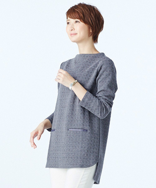 IEDIT（イディット）の「ＩＥＤＩＴレーベルコレクション　着映え鮮度を上げる　エアリーコットンキャンディーチュニック　　（チュニック・レディース・チャコールグレー/ブラック/ネイビー/オフホワイト・MEDIUM/XX-LARGE/LARGE/SMALL/X-LARGE）」の19枚目の写真