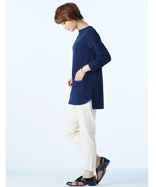 IEDIT（イディット）の「ＩＥＤＩＴレーベルコレクション　着映え鮮度を上げる　エアリーコットンキャンディーチュニック　　（チュニック・レディース・チャコールグレー/ブラック/ネイビー/オフホワイト・MEDIUM/XX-LARGE/LARGE/SMALL/X-LARGE）」の13枚目の写真