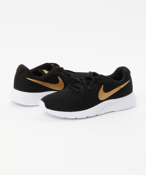 NIKE（ナイキ）の「NIKE（ナイキ）ウィメンズタンジュン（スニーカー・レディース・ブラック/シルバー/ゴールド/ブラック系その他・23/24/23.5/24.5）」の4枚目の写真