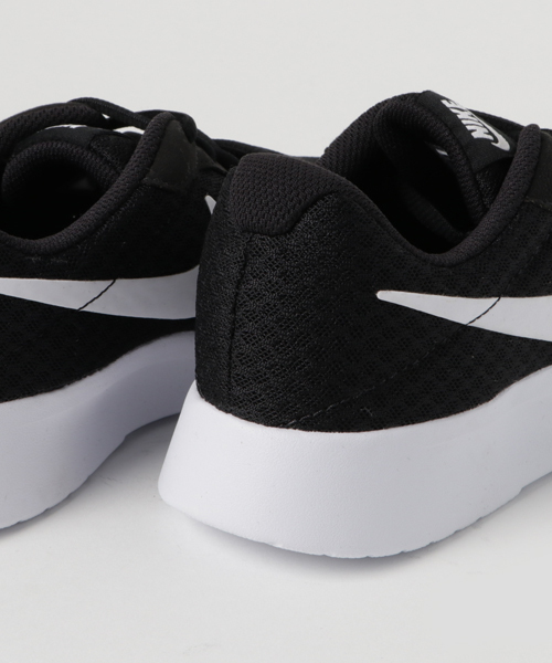 NIKE（ナイキ）の「NIKE（ナイキ）ウィメンズタンジュン（スニーカー・レディース・ブラック/シルバー/ゴールド/ブラック系その他・23/24/23.5/24.5）」の7枚目の写真