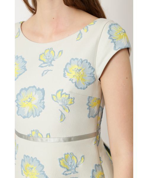 JILL STUART(ジルスチュアート)の「◆ミーシャジャガードフラワーワンピース(ワンピース・レディース・ホワイト/ネイビー・0/2/4)」の6枚目の写真