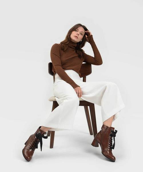 CHARLES & KEITH（チャールズ & キース）の「リボンボウブロックヒールブーツ / RIBBON BOW BLOCK HEEL BOOTS（ブーツ・レディース・ブラウン/マルチ/ブラック・23cm/24.5cm/25.5cm/22.5cm/23.5cm/25cm）」の7枚目の写真