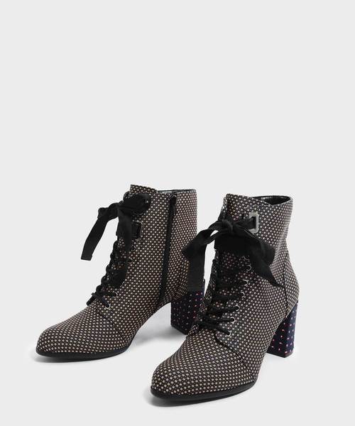 CHARLES & KEITH（チャールズ & キース）の「リボンボウブロックヒールブーツ / RIBBON BOW BLOCK HEEL BOOTS（ブーツ・レディース・ブラウン/マルチ/ブラック・23cm/24.5cm/25.5cm/22.5cm/23.5cm/25cm）」の5枚目の写真