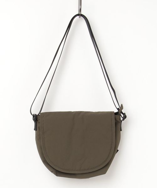 Un coeur（アンクール）の「【Un coeur/アンクール】DIC shoulder 141133（ショルダーバッグ・メンズ・ブラック/ベージュ/ネイビー/カーキ・FREE）」の4枚目の写真