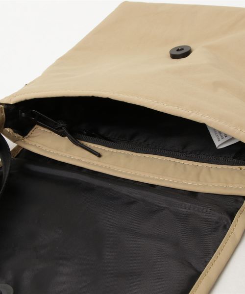 Un coeur（アンクール）の「【Un coeur/アンクール】DIC shoulder 141133（ショルダーバッグ・メンズ・ブラック/ベージュ/ネイビー/カーキ・FREE）」の7枚目の写真